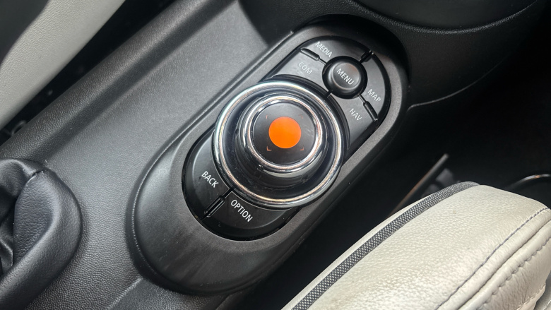 MINI Hatchback 1.5 Cooper Exclusive 5dr Auto Petrol Hatchback